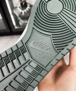 Nike SB Dunk Low x Otomo Katsuhiro “Steamboy OST” Smoke Green Gold - Like Auth nike sb dunk otomo katsuhiro grey green gold