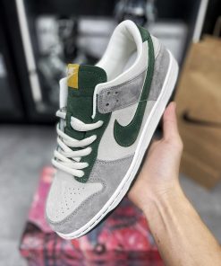 Nike SB Dunk Low x Otomo Katsuhiro “Steamboy OST” Smoke Green Gold - Like Auth Nike SB Dunk Low x Otomo Katsuhiro “Steamboy OST” Smoke Green Gold