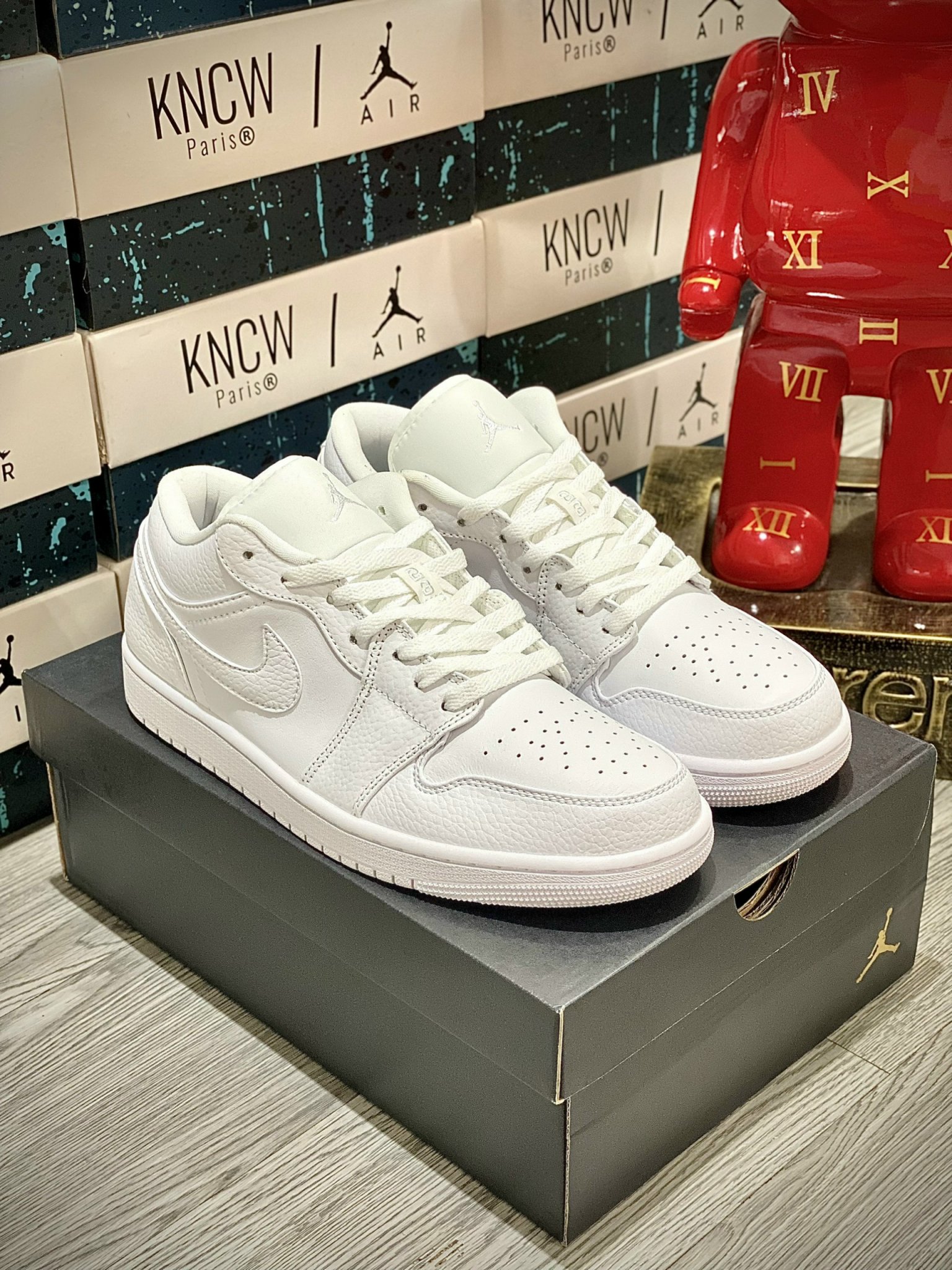 Giày Nike Air Jordan 1 Low 'Triple White' - Like Auth Giày Jordan 1 Low Triple White