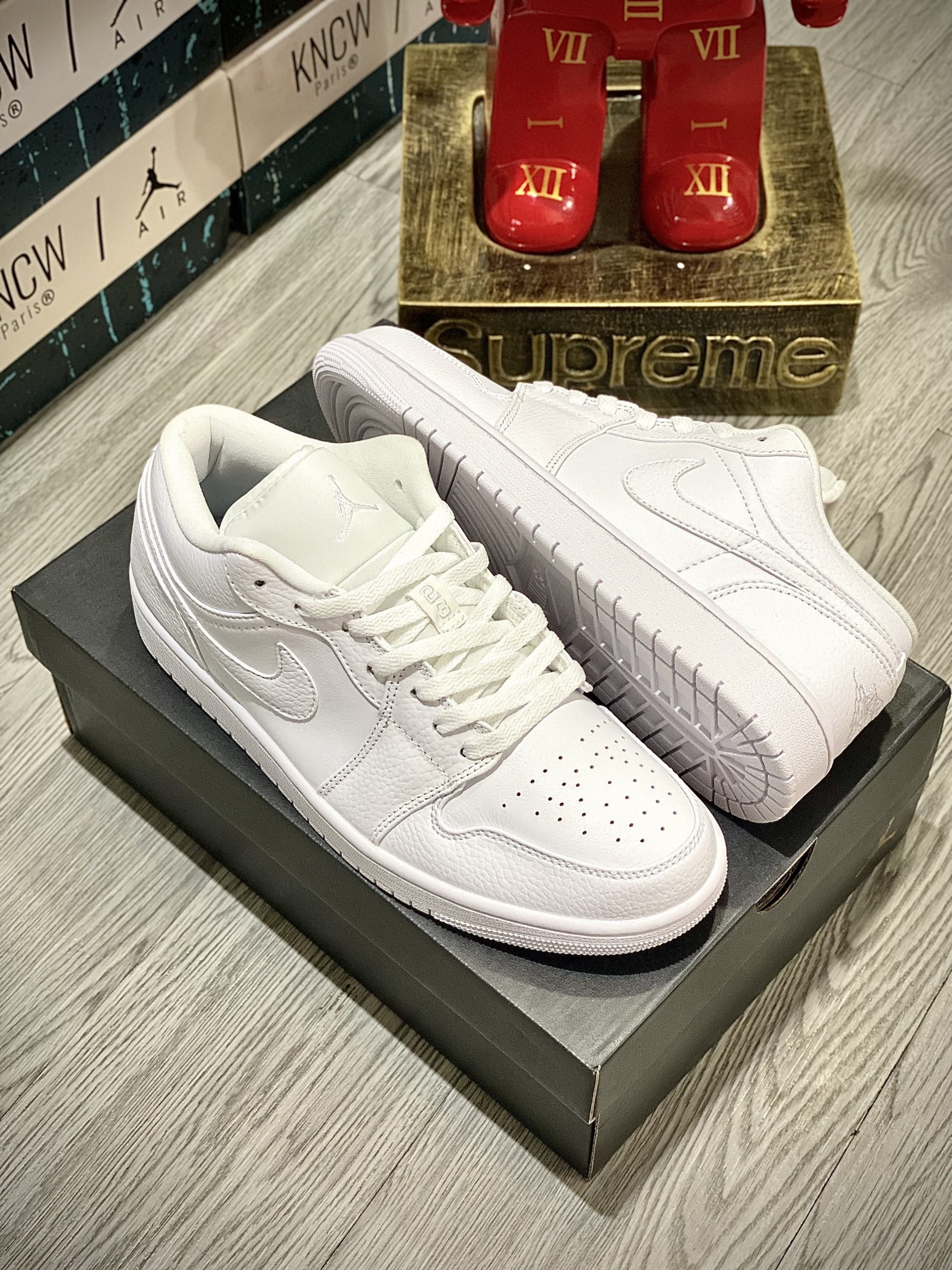 Giày Nike Air Jordan 1 Low 'Triple White' - Like Auth Giày Jordan 1 Low Triple White