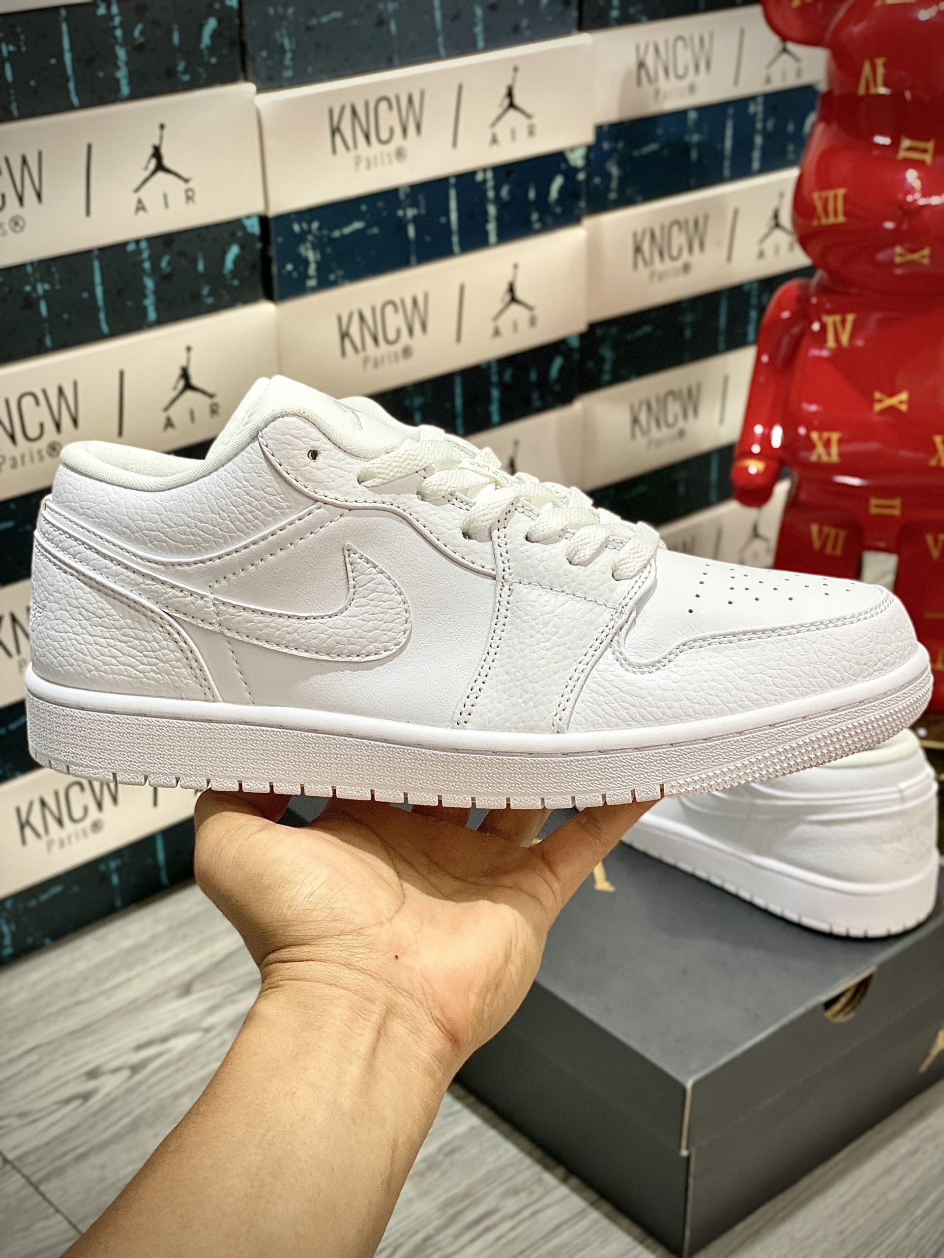 Giày Nike Air Jordan 1 Low 'Triple White' - Like Auth giay nike air jordan triple white likeauth 5