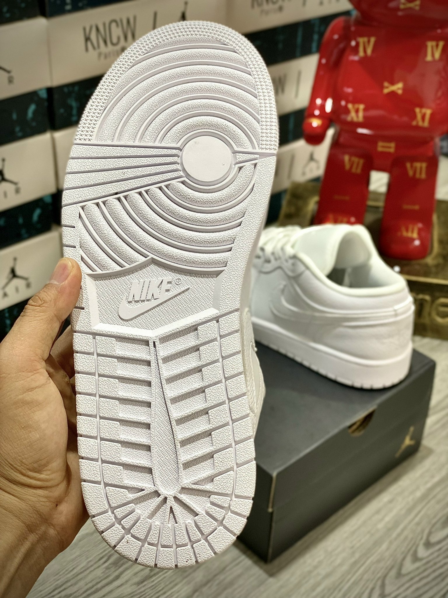 Giày Nike Air Jordan 1 Low 'Triple White' - Like Auth giay nike air jordan triple white likeauth