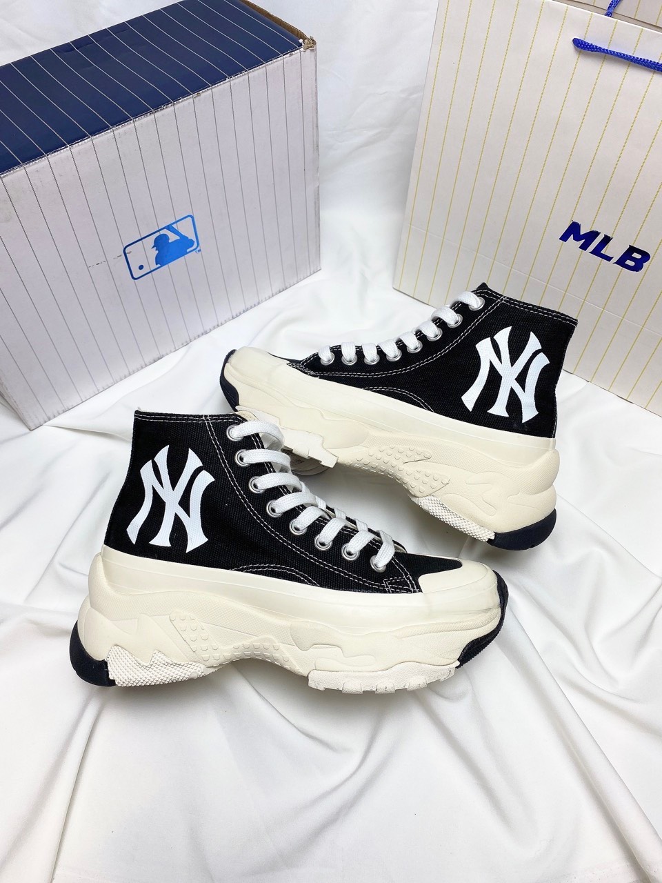 Giày MLB Chunky High New York Yankees Black 32SHU111150L