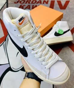 giay nike blazer mid 77 vintage white black 2 scaled