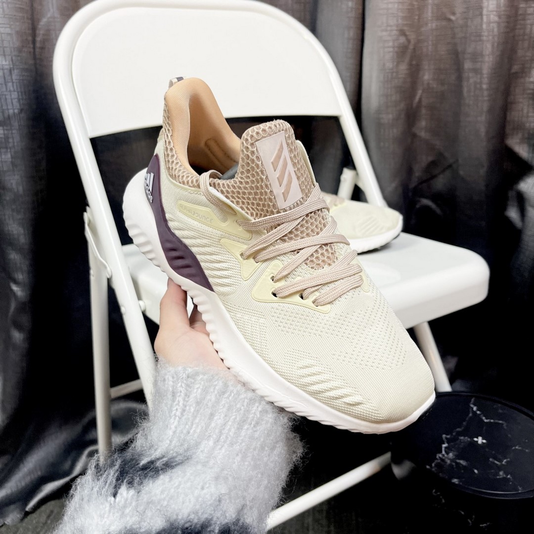 Adidas best sale alphabounce 2018