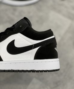 giay nike air jordan low panda like auth77 1