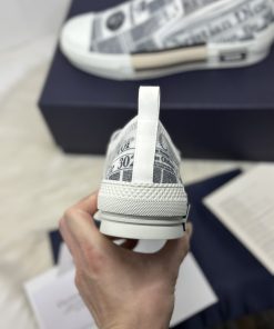 Giay sneaker vans dior like auth2323