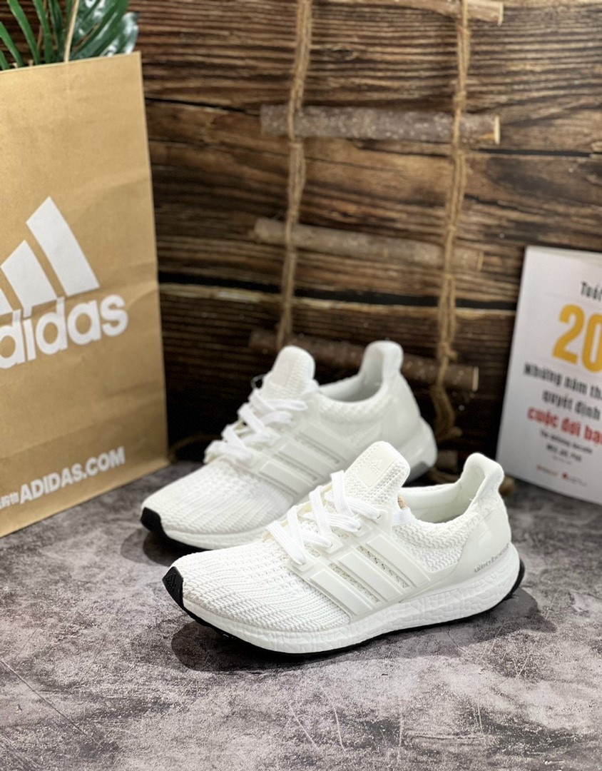 Giày adidas ultra 2024 boost triple white