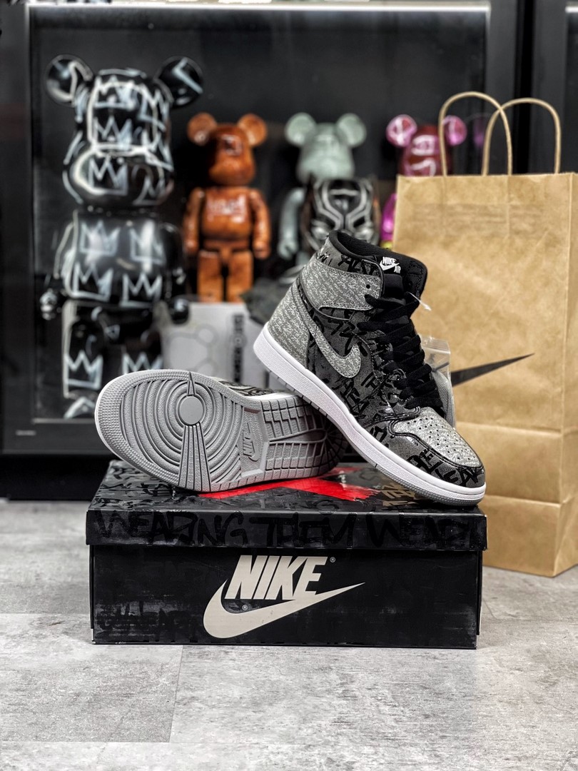 Giày Nike Air Jordan Retro High OG Rebellionaire Like Auth Nike Air Jordan Retro High OG Rebellionaire