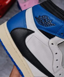 giay sneaker nike air jordan 1 high travis scott like auth2626