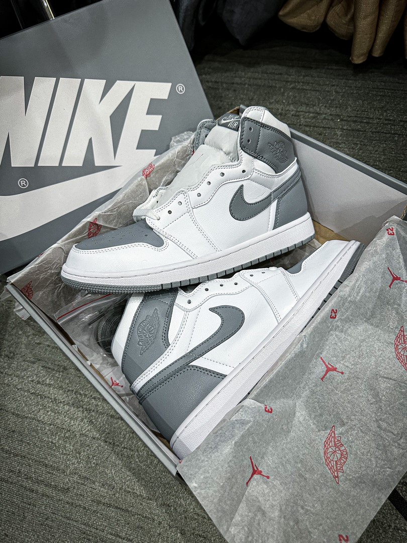Giày Nike Air Jordan 1 Retro High OG White Stealth - Like Auth Giày Nike Air Jordan 1 Retro High OG White Stealth - Like Auth