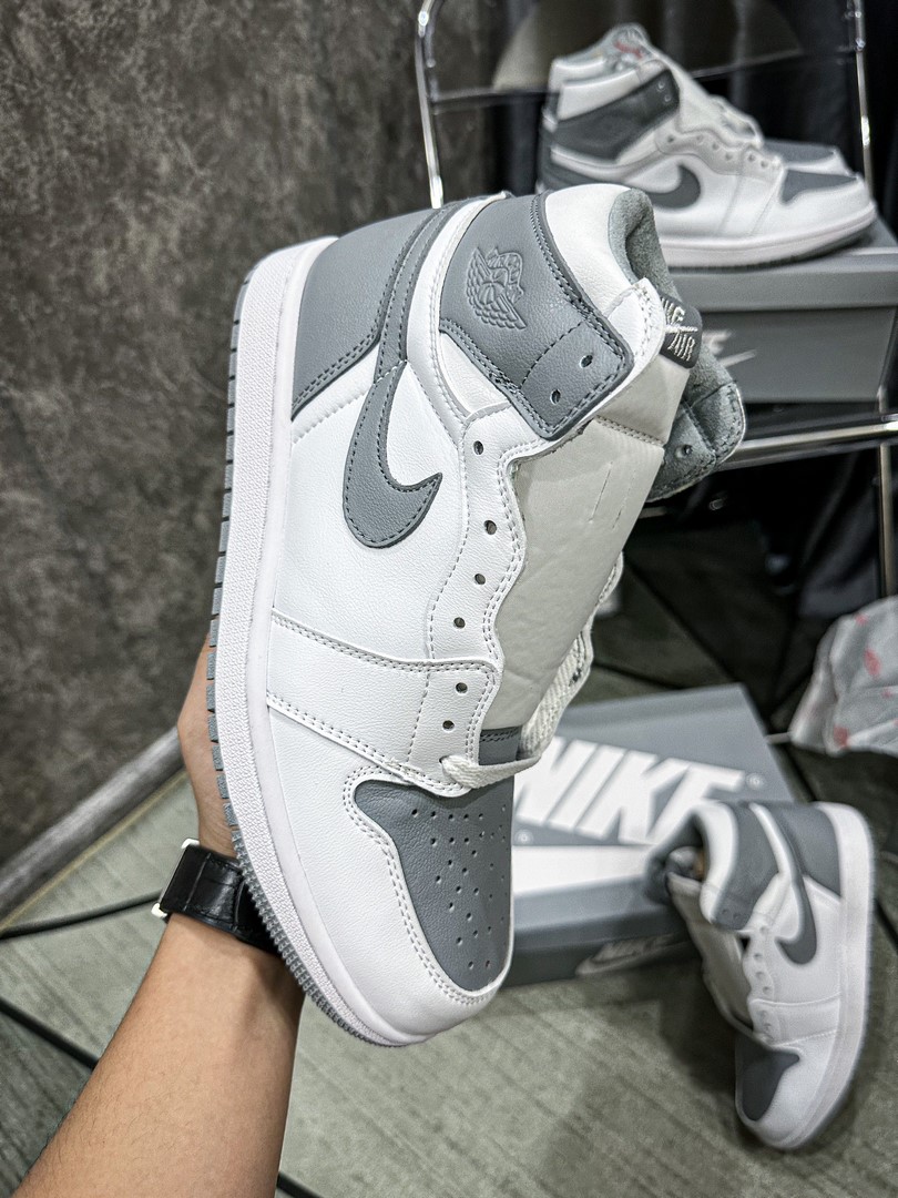 Giày Nike Air Jordan 1 Retro High OG White Stealth - Like Auth Giày Nike Air Jordan 1 Retro High OG White Stealth - Like Auth