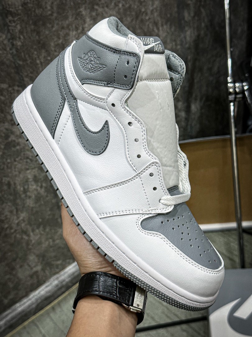 Giày Nike Air Jordan 1 Retro High OG White Stealth - Like Auth Giày Nike Air Jordan 1 Retro High OG White Stealth - Like Auth