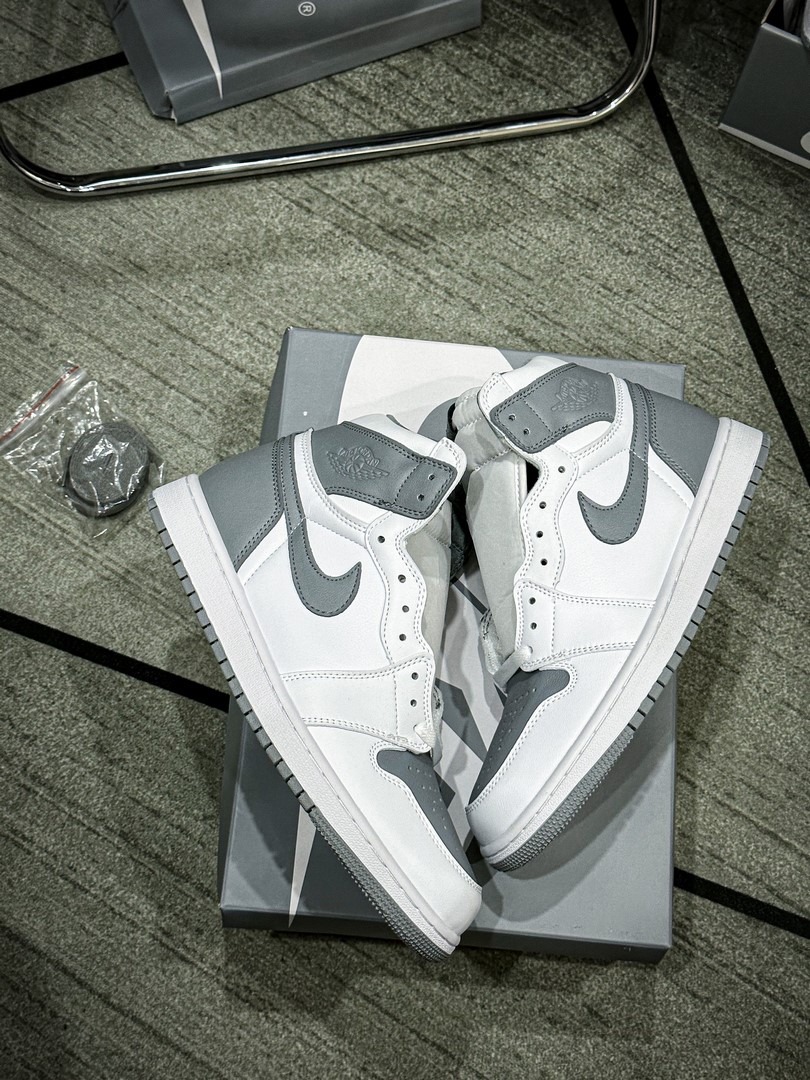 Giày Nike Air Jordan 1 Retro High OG White Stealth - Like Auth Giày Nike Air Jordan 1 Retro High OG White Stealth - Like Auth