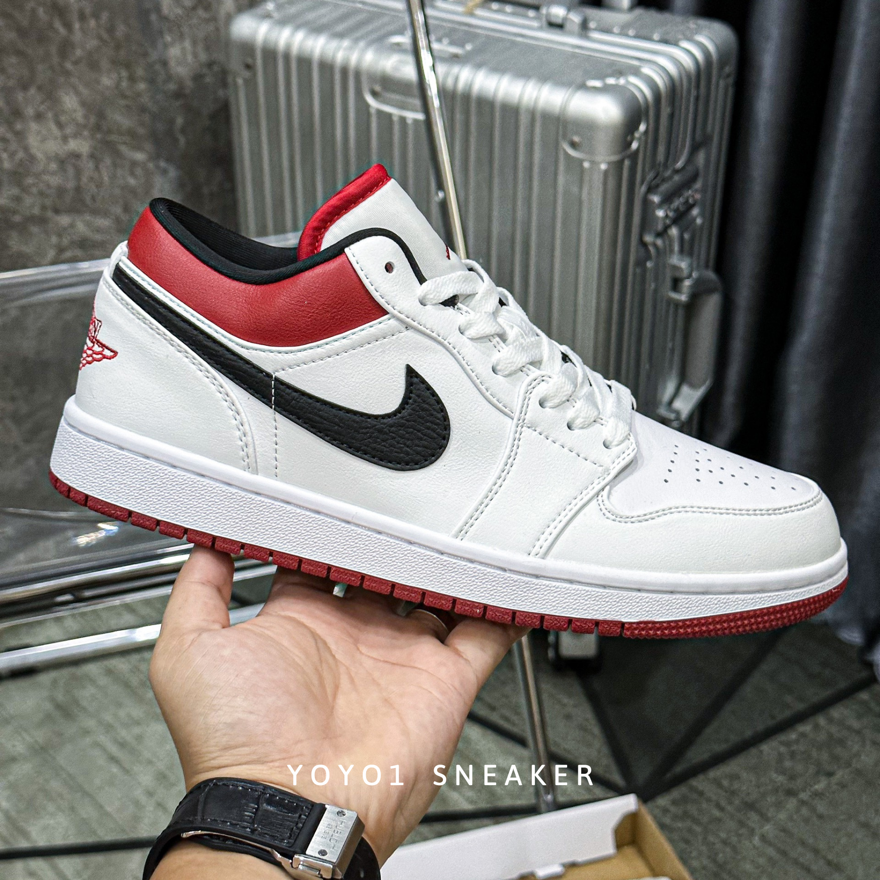 Giày Nike Air Jordan 1 'White University Red Black' - Like Auth Nike Air Jordan 1 'White University Red Black'