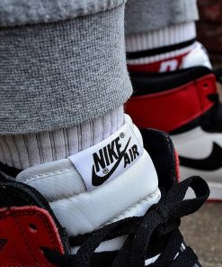 giay sneaker nike air jordan 1 high black toe like auth2