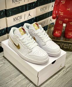 giay sneaker yoyo1 nike jordan metallic gold 2