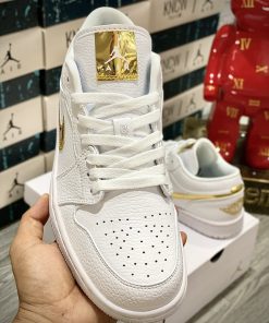 giay sneaker yoyo1 nike jordan metallic gold 7 scaled