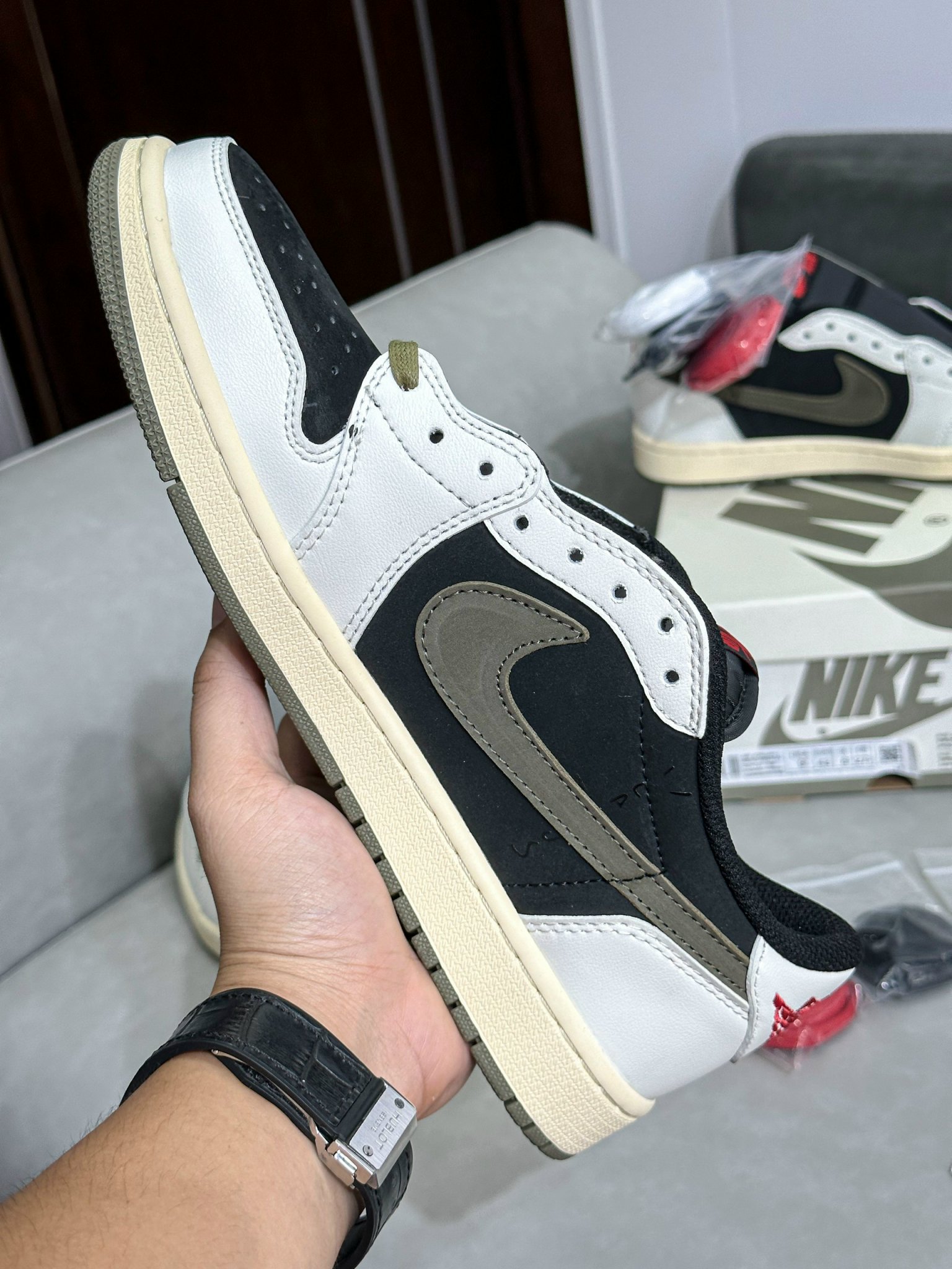 Giày Nike Air Jordan 1 x Travis Scott Retro Low OG SP ‘Olive’ Giày Travis Scott Retro Low ‘Olive’