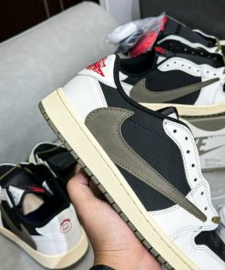 giay sneaker nike air jordan travis scott olive like auth 9