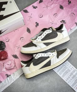 giay sneaker nike air jorrdan travis scott reverse mocha like auth 2