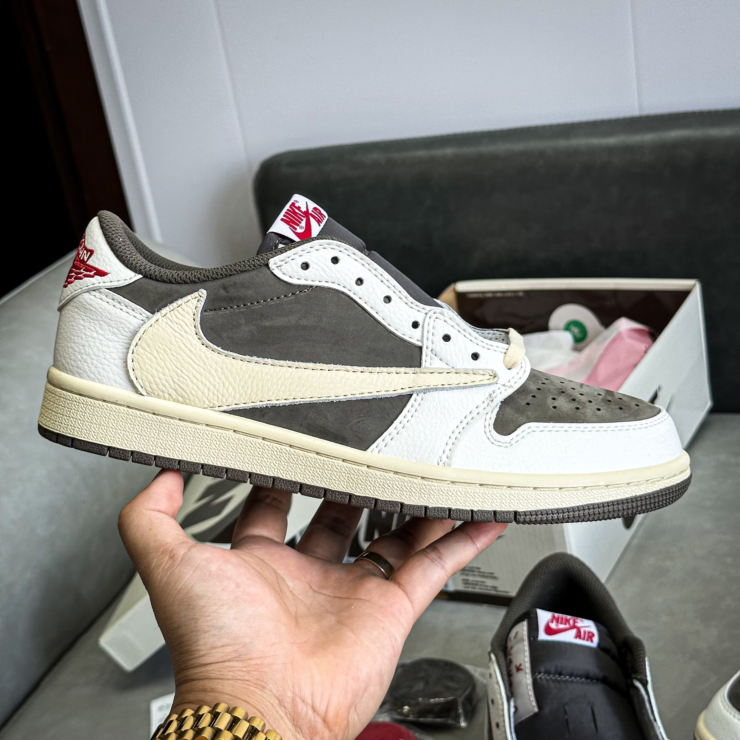 Giày Nike Air Jordan 1 x Travis Scott 'Reverse Mocha' Giày Nike Air Jordan 1 x Travis Scott 'Reverse Mocha'