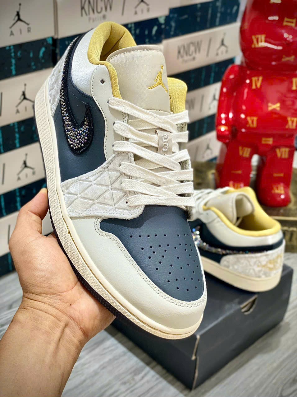 Giày Nike Air Jordan 1 Low 'Beaded Swoosh' - Like Auth giay sneaker nike jordan beaded swoosh like auth 6