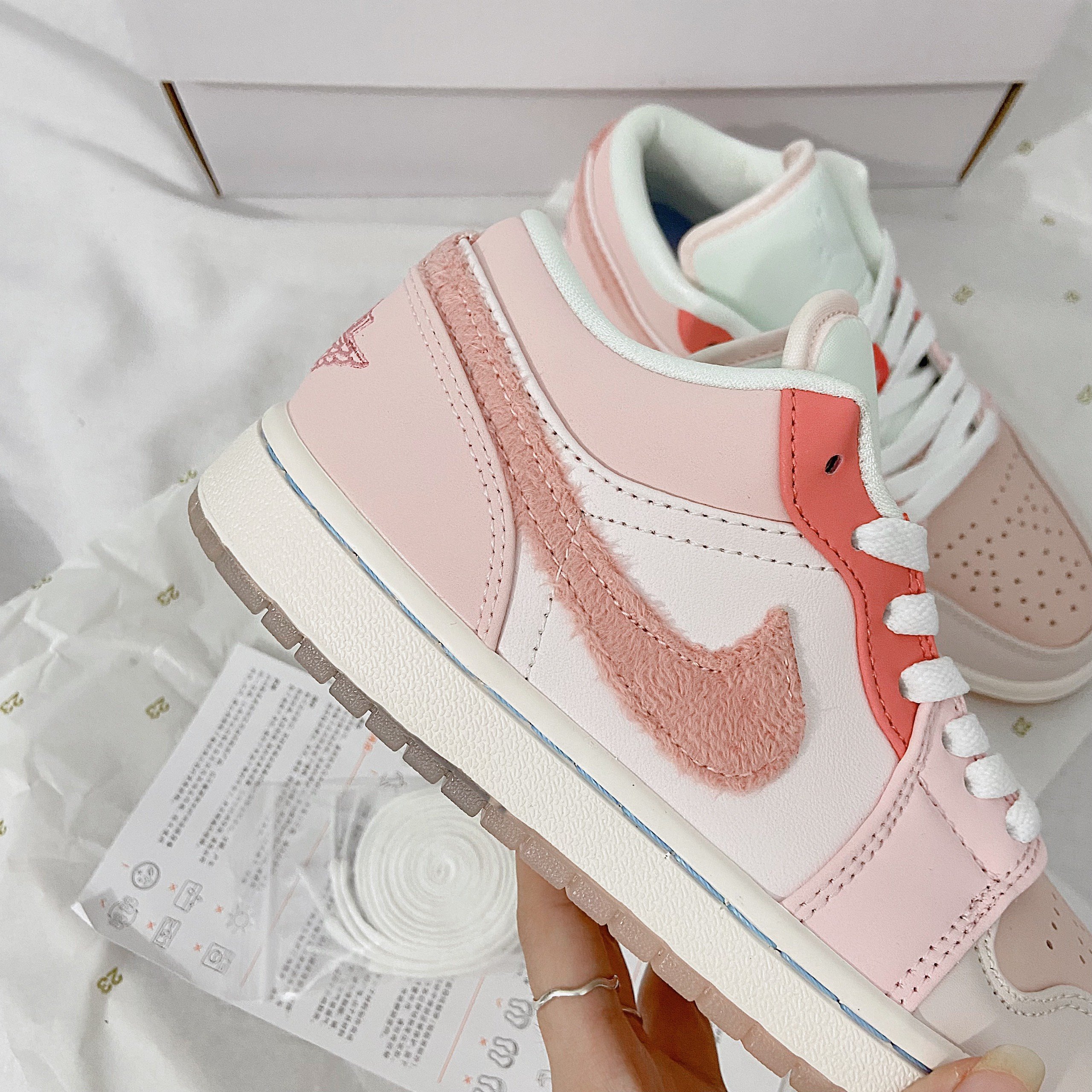 Giày Nike Air Jordan 1 Low SE ‘Mighty Swooshers’ Pink - Like Auth jordan mat than hong likeauth 4 1