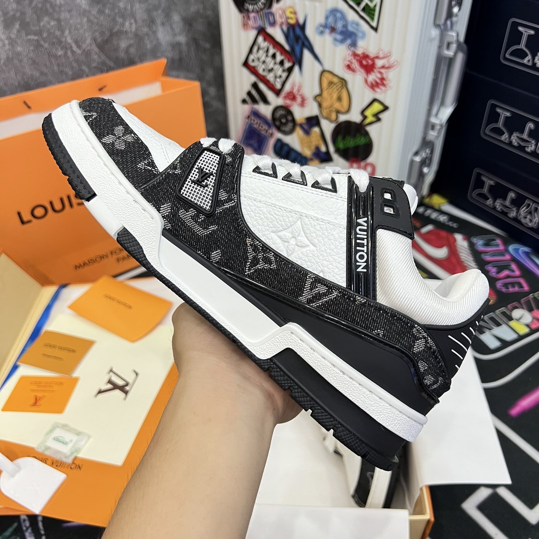 Giày Louis Vuitton Trainer Black White- Best Quality Giày Louis Vuitton Trainer Black White_yoyo1sneaker
