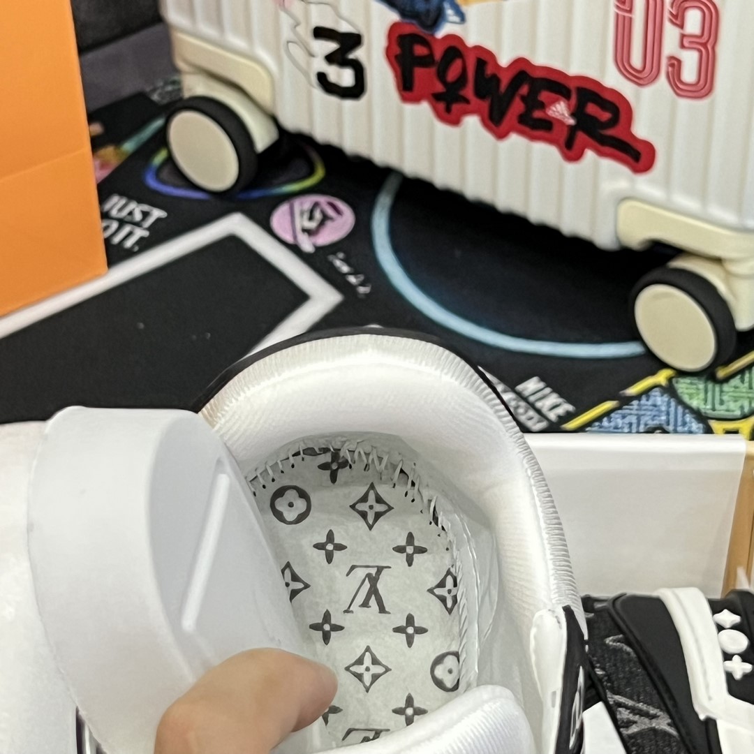 Giày Louis Vuitton Trainer Black White- Best Quality Giày Louis Vuitton Trainer Black White_yoyo1sneaker
