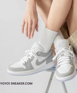 Giày Nike Air Jordan 1 Low White Grey Wolf - Like Auth giay nike air jordan 1 low grey wolf 2