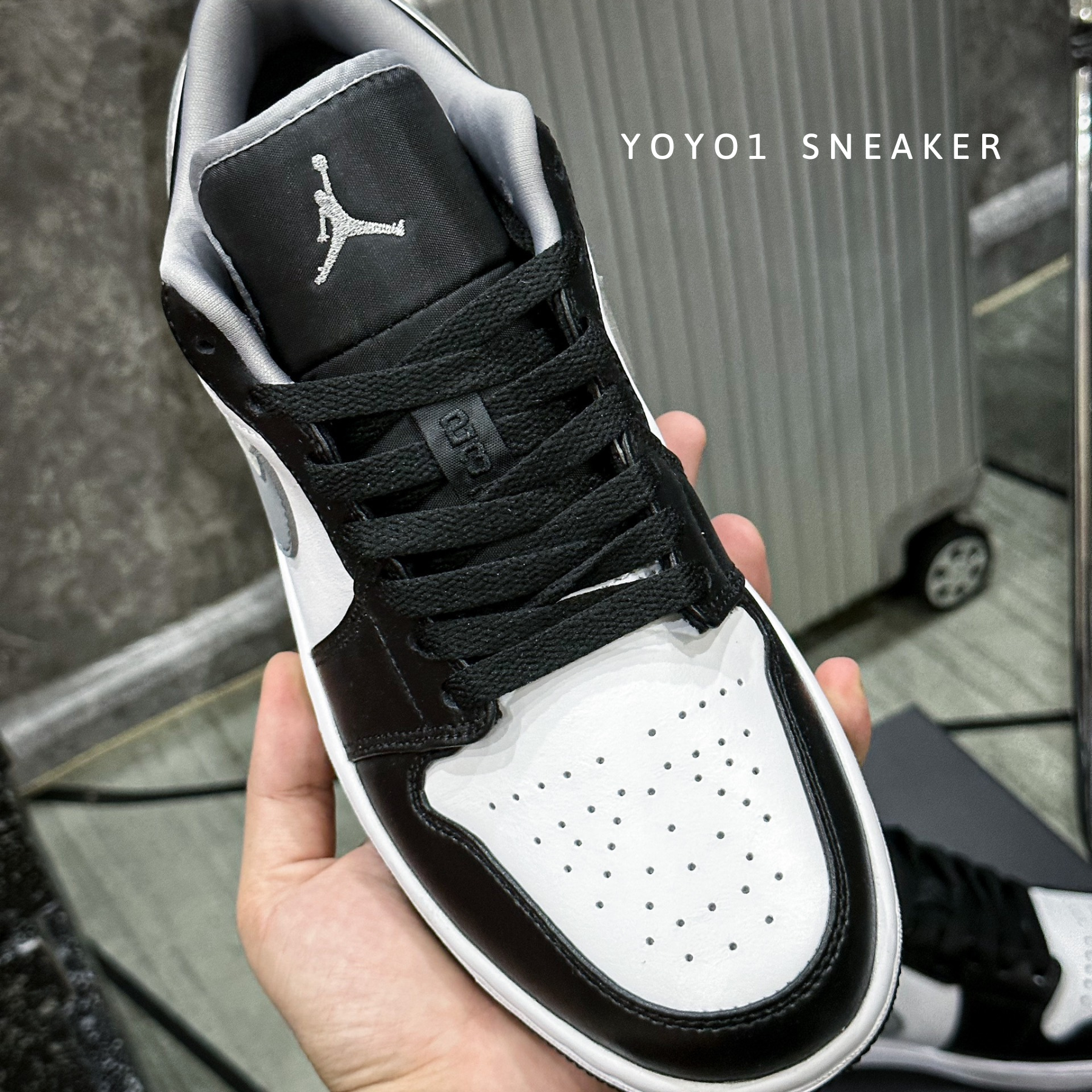 Giày Nike Air Jordan 1 Low Smoke Grey V3 - Like Auth Giày Nike Air Jordan 1 Low Smoke Grey V3 - Like Auth