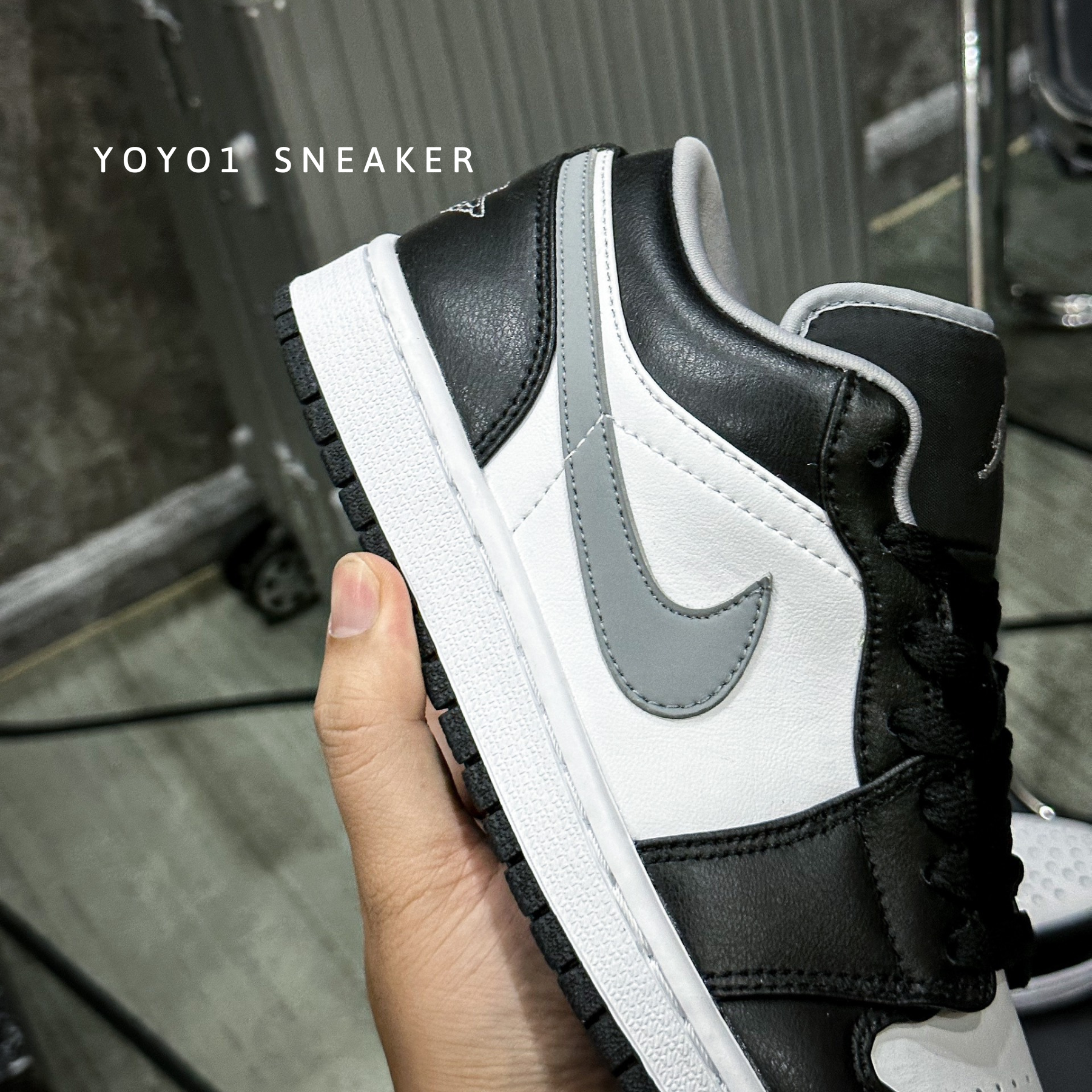 Giày Nike Air Jordan 1 Low Smoke Grey V3 - Like Auth Giày Nike Air Jordan 1 Low Smoke Grey V3 - Like Auth