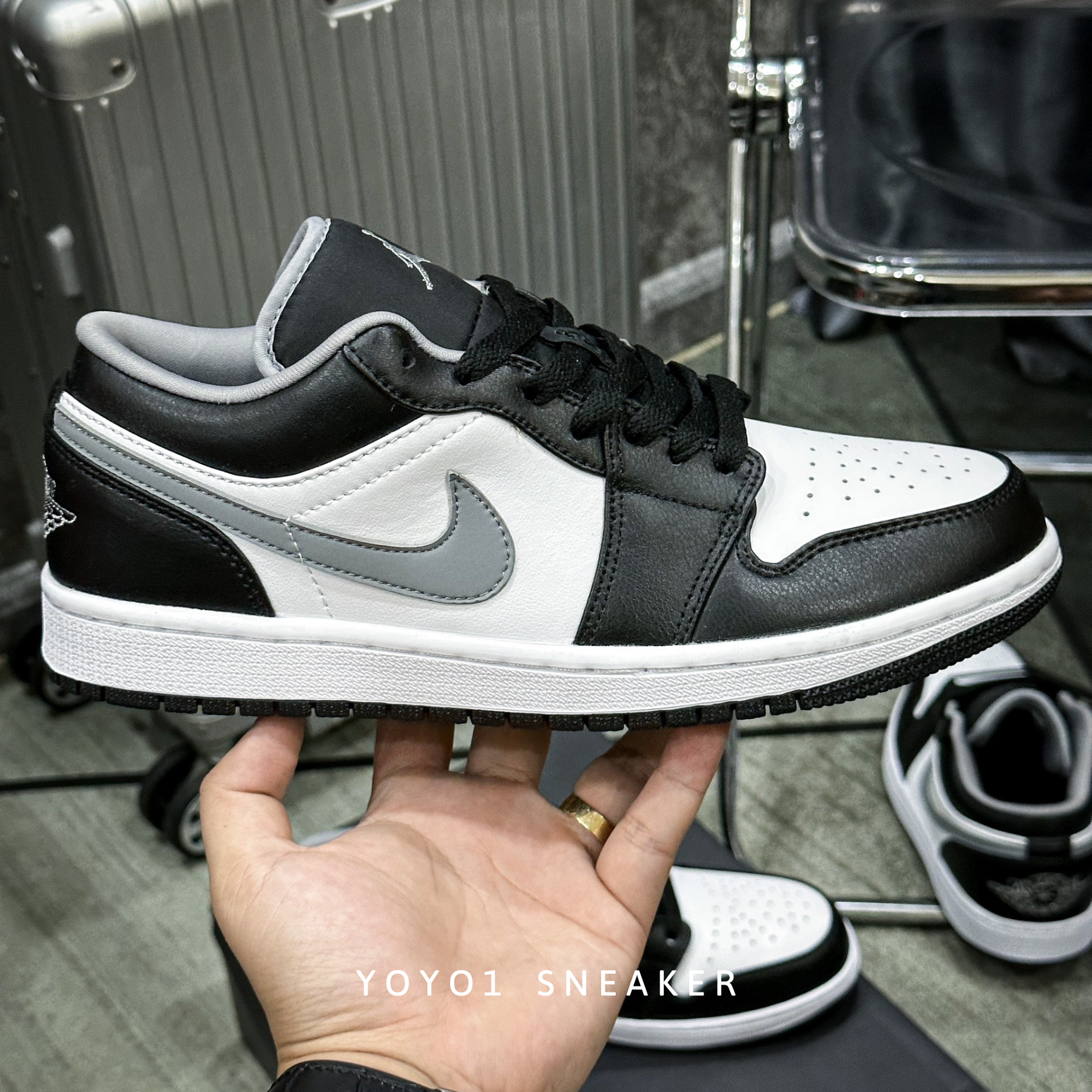 Giày Nike Air Jordan 1 Low Smoke Grey V3 - Like Auth Giày Nike Air Jordan 1 Low Smoke Grey V3 - Like Auth