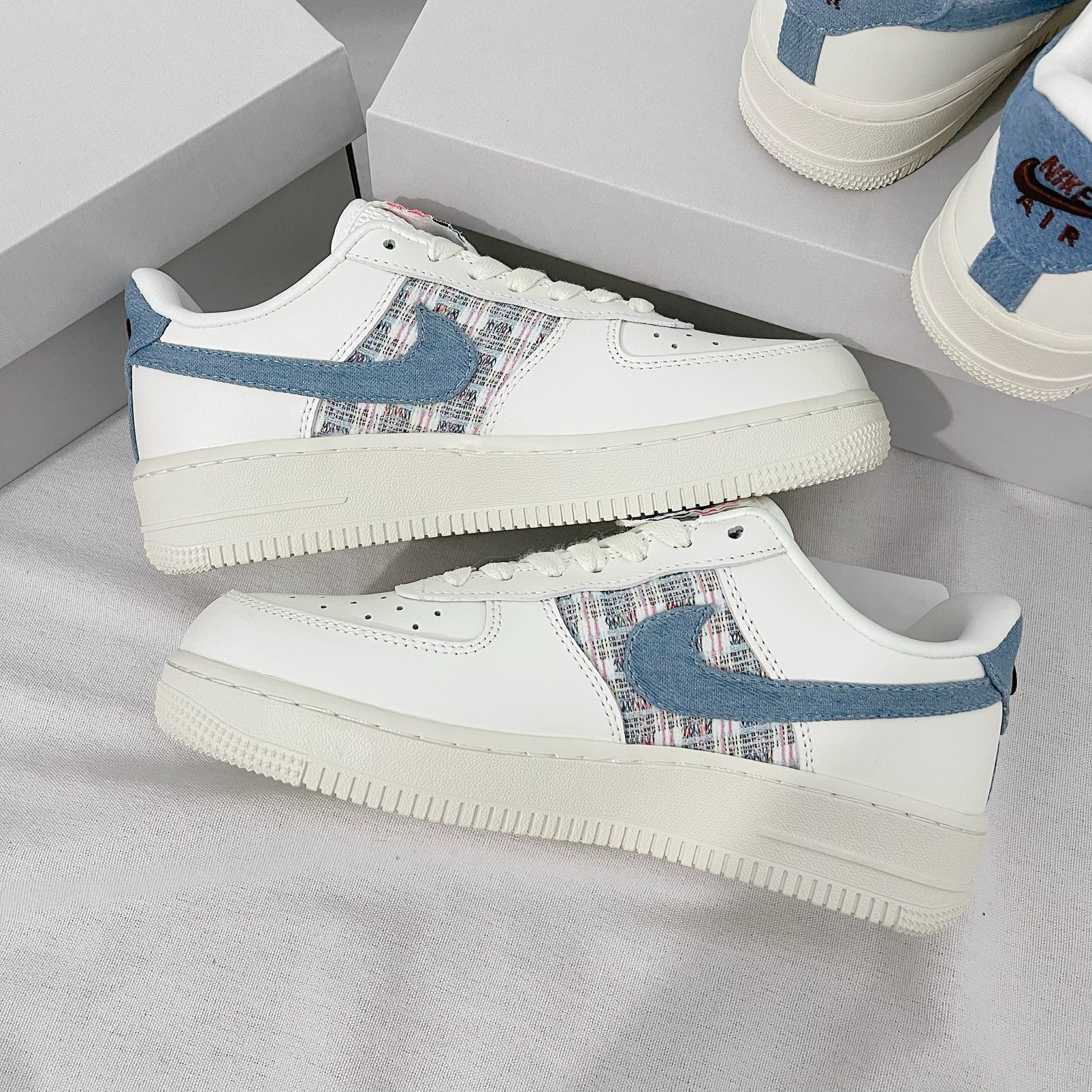 Giày Nike Air Force 1 Low Just Do It 'Denim Swoosh Boucle' - Like Auth Giày Nike Air Force 1 Low Just Do It 'Denim Swoosh Boucle'_yoyo1sneaker