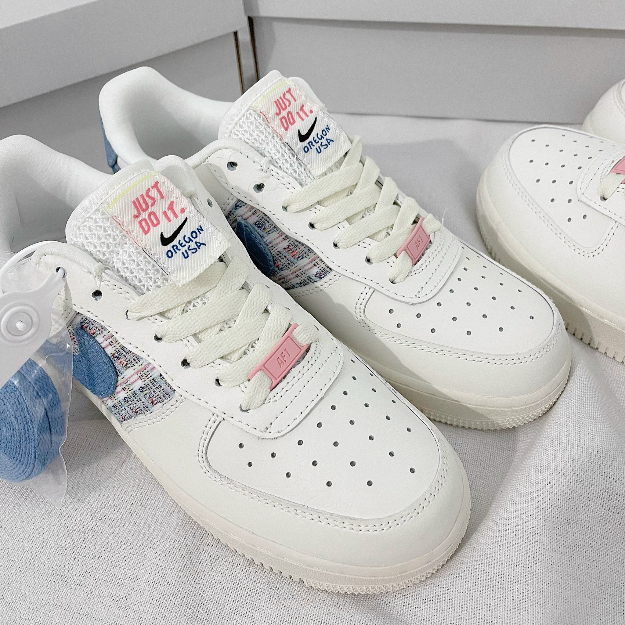 Giày Nike Air Force 1 Low Just Do It 'Denim Swoosh Boucle' - Like Auth Giày Nike Air Force 1 Low Just Do It 'Denim Swoosh Boucle'_yoyo1sneaker