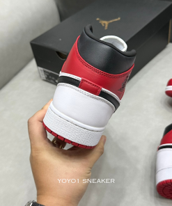 nike jordan 1 mid chicago white toe like auth