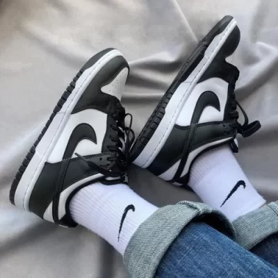 Nike Dunk: Hành Trình Từ Sân Bóng Đến Ngôi Vương Phố Đường basket