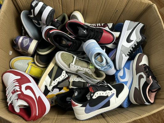 Giày Like Auth: Sự Lựa Chọn Tinh Tế Cho Người Yêu Thời Trang Giày Like Auth: Sự Lựa Chọn Tinh Tế Cho Người Yêu Thời Trang