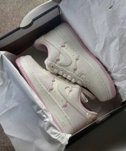 giay af1 valentine pink 2025 4