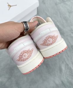 Nike Jordan 1 Low 'Pinka' gen h z7476486947225 e229af511ae422d8288302296769adfc