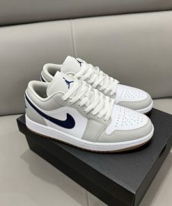 Nike Air Jordan 1 Low 'Georgetown' 2025 giay jordan 1 georgetown 2025 3