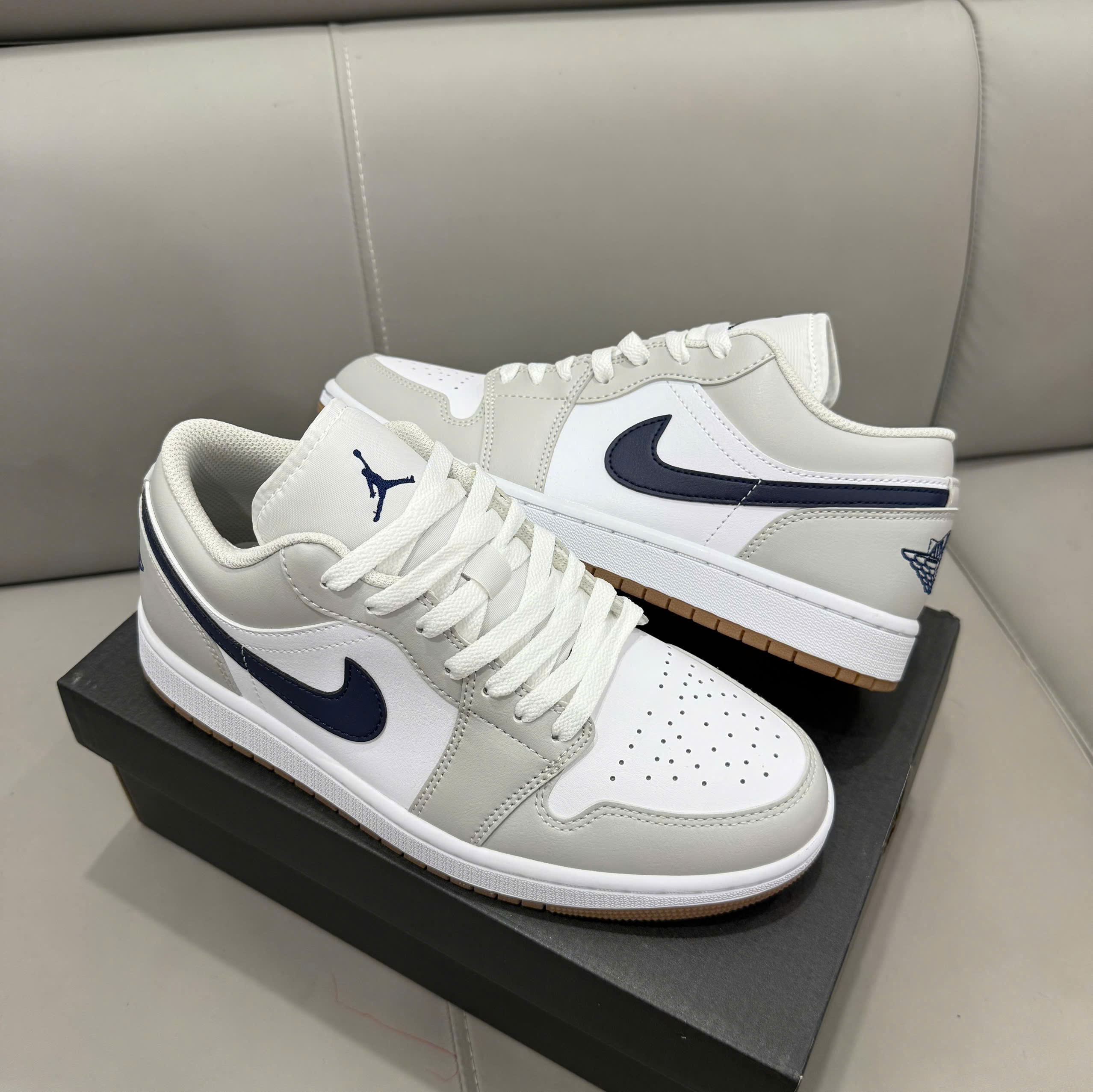 Nike Air Jordan 1 Low 'Georgetown' 2025 Nike Air Jordan 1 Low 'Georgetown' 2025 - Ảnh 4