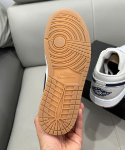 Nike Air Jordan 1 Low 'Georgetown' 2025 giay jordan 1 georgetown 2025 8
